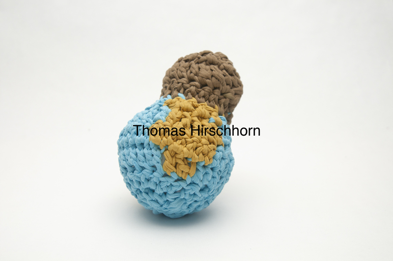 Victoria Campillo | ”Thomas Hischhorn” de la serie: ”Knitting Art” 2014