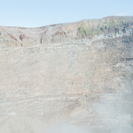  | jacopo valentini, napoli (cratere vesuvio). volcano&rsquo;s ubiquity, #21, 2016