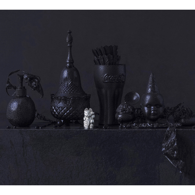  | Still life in wet with lucky cat